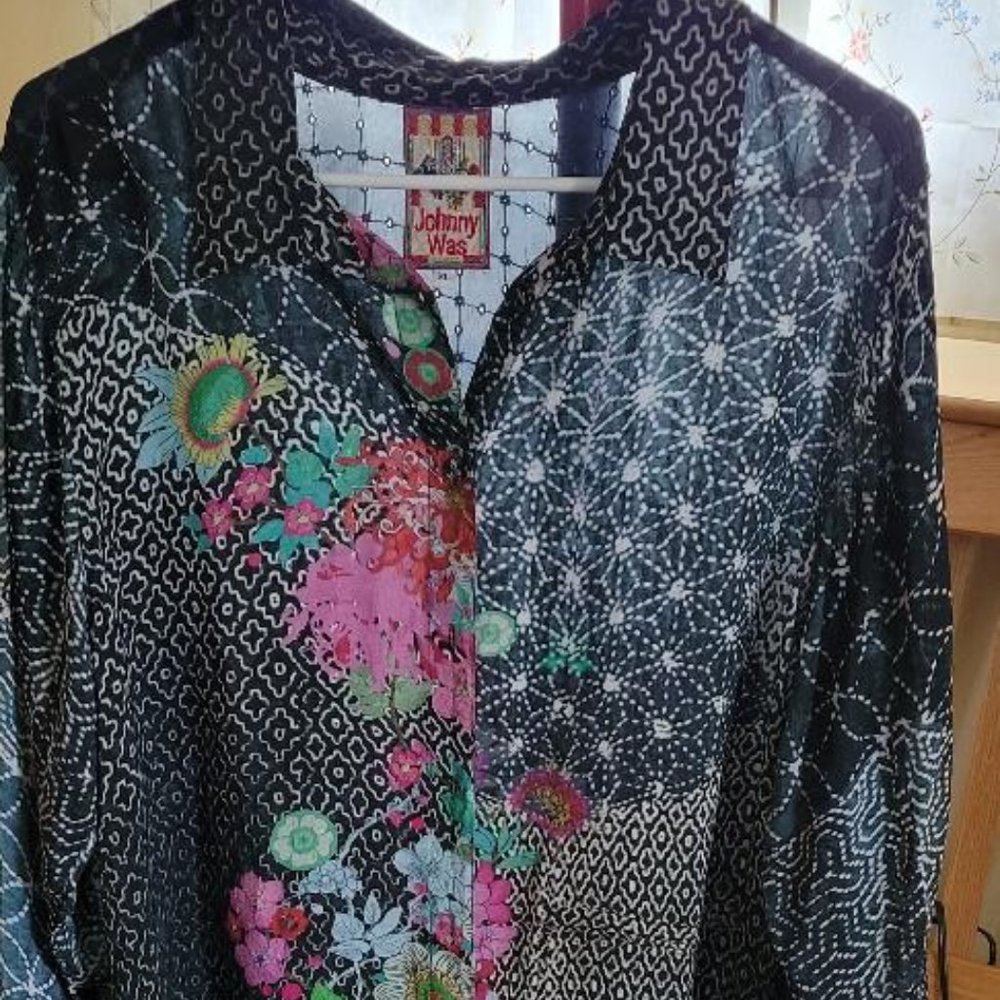 Johnny Was women's shirt XL